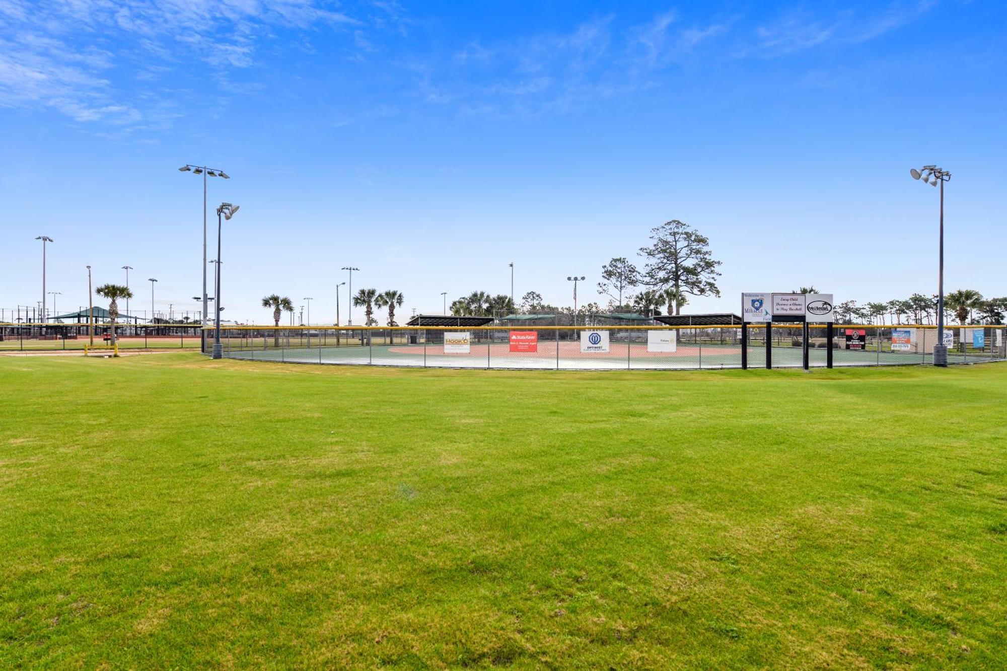 Gone Coastal - Tidewater Beach Resort #2410 By Book That Condo Panama City Beach Esterno foto